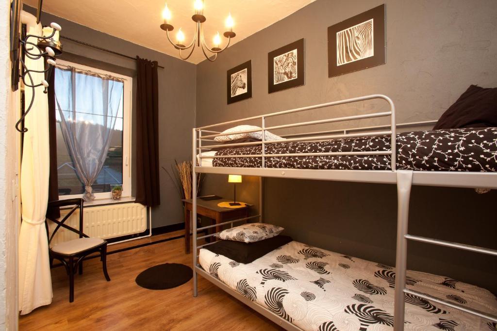 B&B-Restaurant Porte De La Lienne Stoumont Room photo